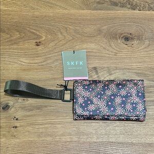 Floral Women's Wallet - Black and Pink